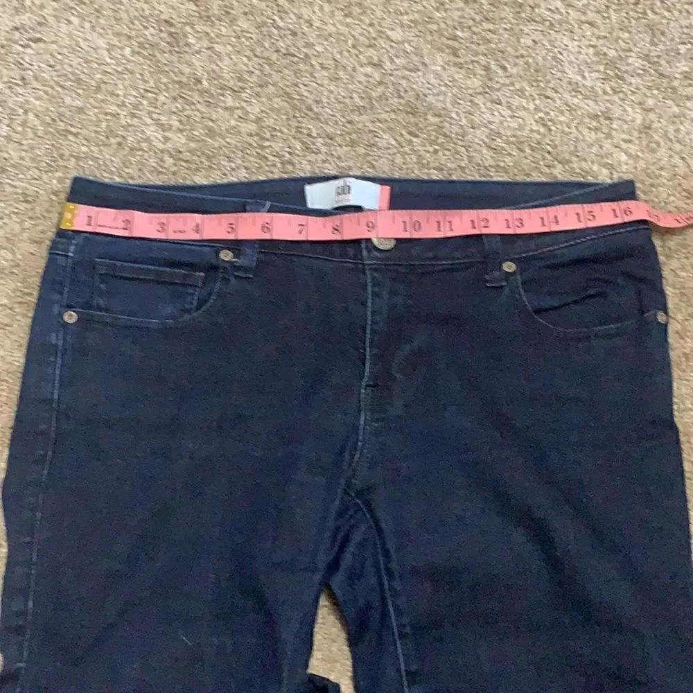 Cabi Skinny Jeans  - Picture 6 of 8